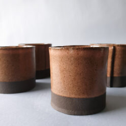 Koffiemok zwart met roze glazuur 6